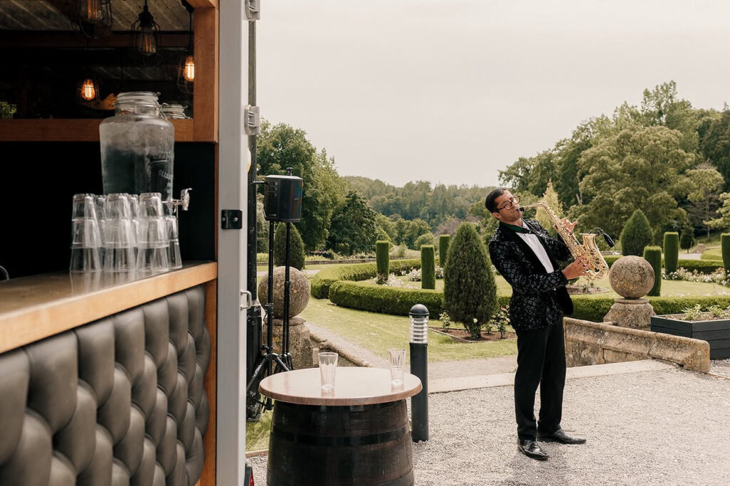 Olivia & Liam - De Vere Tortworth Court (Photo: Matt Tyler)